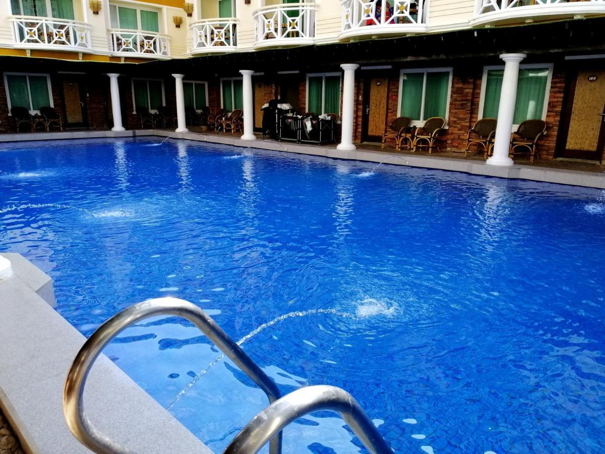 Boracay Mandarin Island Hotel 4*